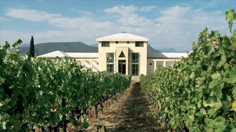 anoixtes-portes-sto-ktima-basileiou