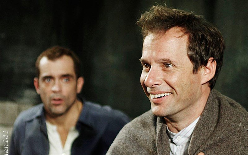 o-poupoulenios-epistrefei-sto-theatro-athinon