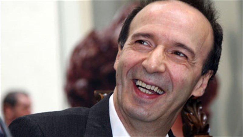 summaxia-geliou-me-gounti-alen-kai-romperto-mpenini