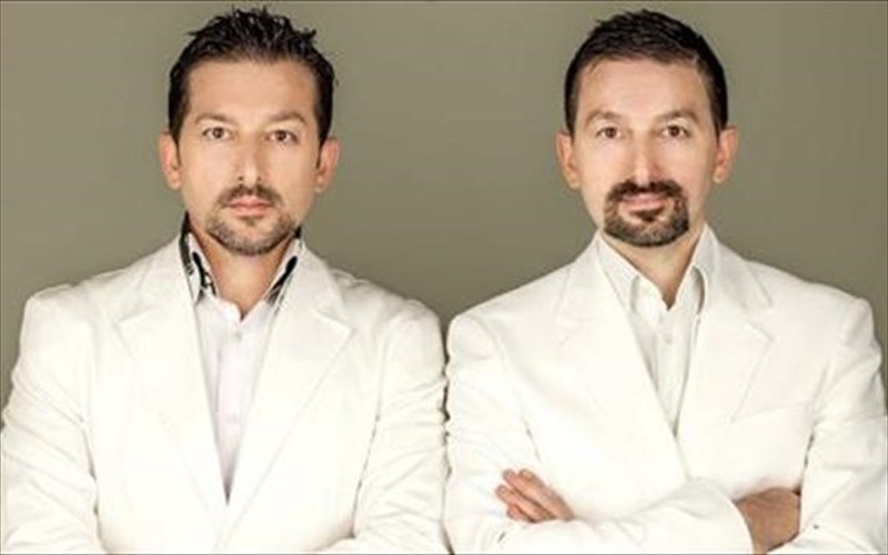 duo-tenoroi-sta-mpouzoukia-kathe-kuriaki-sto-half-note