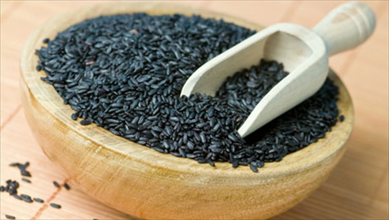 oi-6-thaumatourges-trofes-xromatos-maurou-thaumatourges-trofes-xromatos-maurou