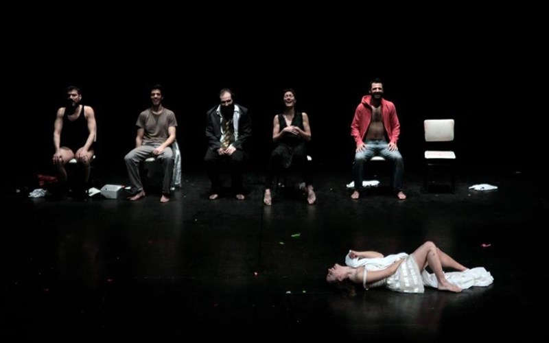 i-zali-ton-zoon-prin-tin-sfagi-tou-dimitri-dimitriadi-sto-theatro-poreia