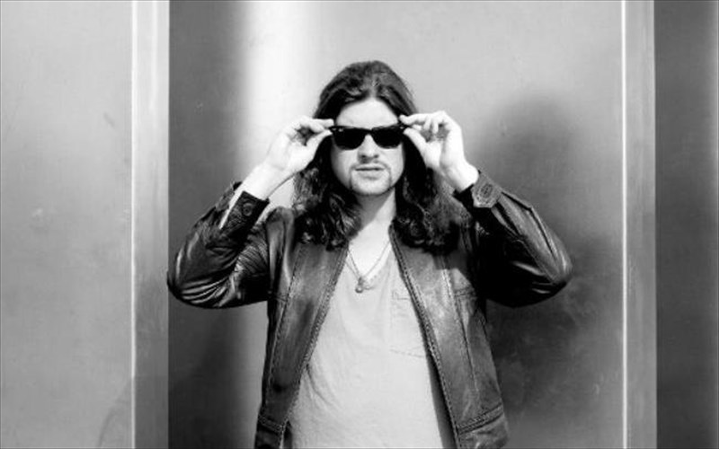 o-ollandos-thrulos-tis-house-san-proper-sto-vice-versa