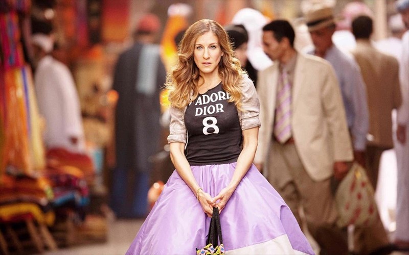h-carrie-bradshaw-exei-neotera