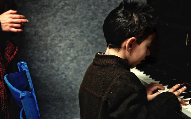 o-anthropinos-kosmos-tou-caravan-project