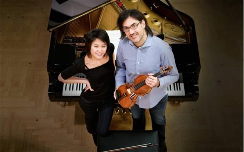 mia-mousiki-sunantisi-korufis-sto-megaro