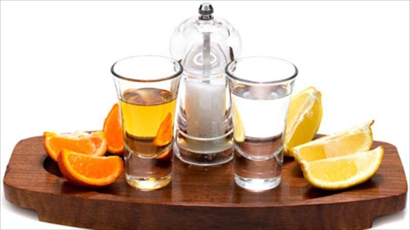 meta-ti-siesta-erxetai-i-tekila