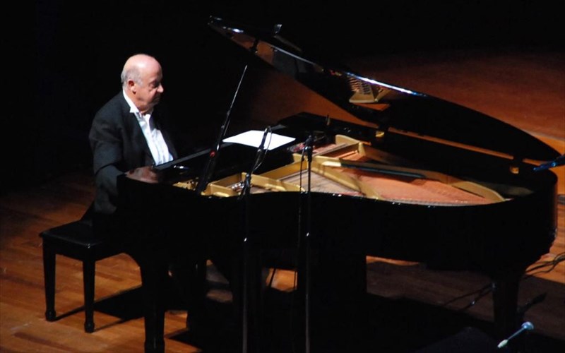 o-maurikios-ermineuei-plessa