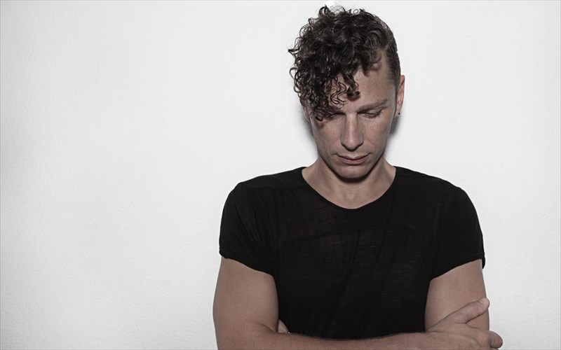 the-apartment-neos-conceptual-xoros-me-tin-upografi-tou-blend