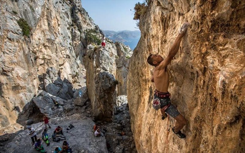 ola-osa-sunebisan-sto-festibal-anarrixisis-stin-kalumno