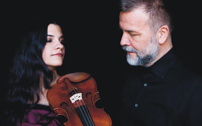 mpetoben-gia-duo-sto-megaro