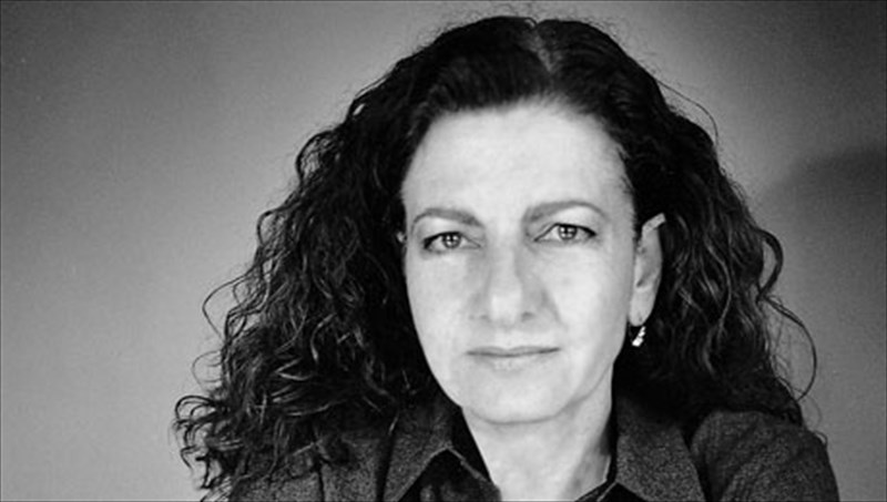 i-rea-galanaki-gia-tin-texni-tis-suggrafis