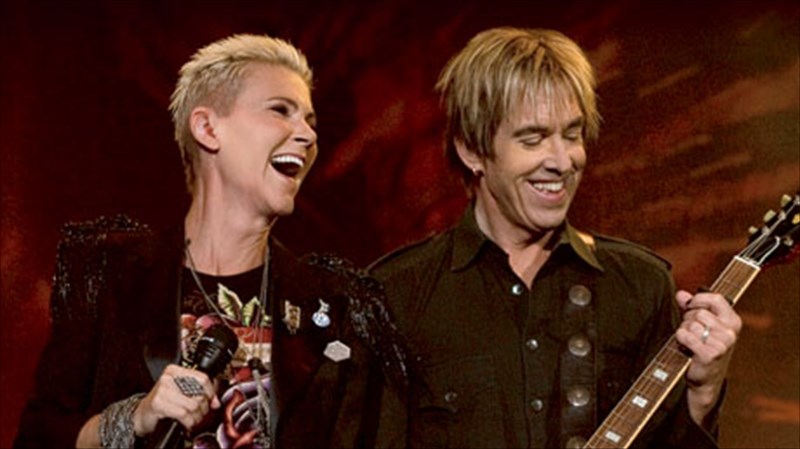 xoreuontas-sti-broxi-me-tous-roxette