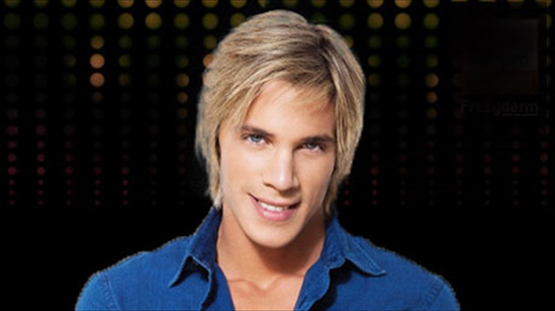 o-nikos-oikonomopoulos-kalosorizei-to-kalokairi-sto-dc