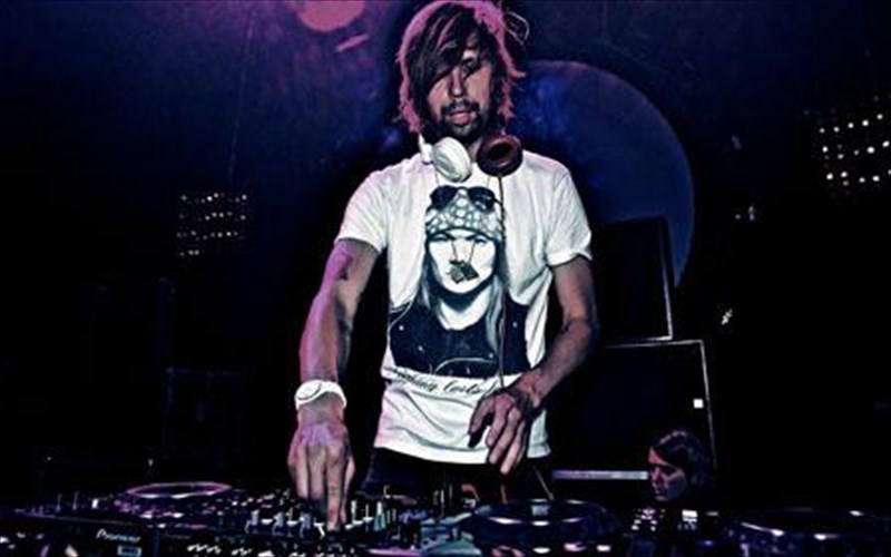 busy-p-kai-breakbot-sto-gagarin-205