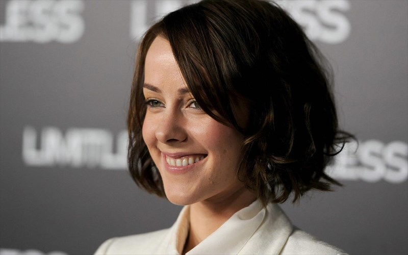 o-robin-ginetai-gunaika-sto-neo-batman