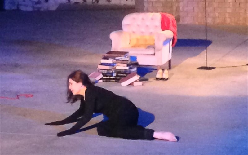 i-sonata-tou-selinofotos-tou-gianni-ritsou-gia-3-parastaseis-sto-theatro-fargkani-parastaseis-sto-theatro-fargkani