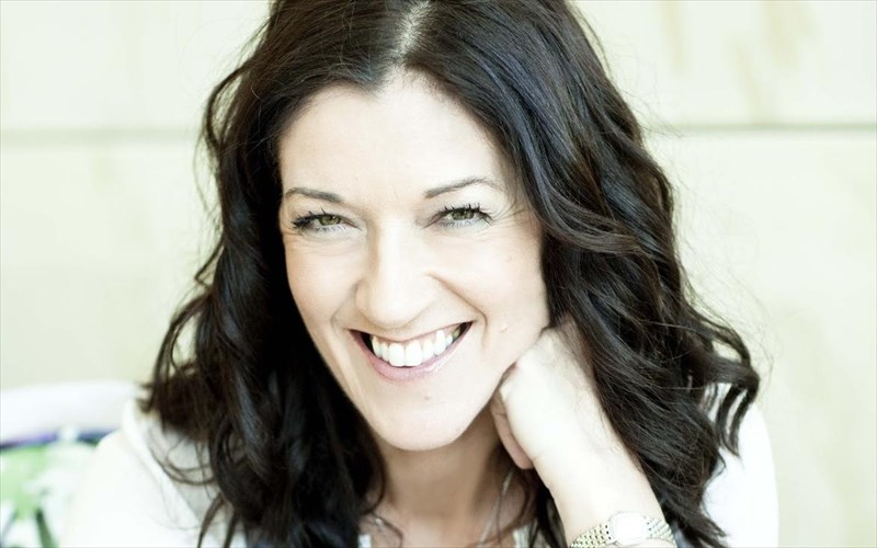 to-neo-biblio-tis-biktoria-xislop-sta-rafia-ton-bibliopoleion