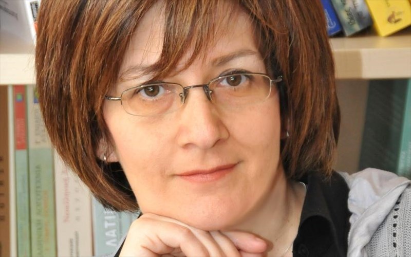 penu-papadaki-kathe-sxesi-ti-smileuei-o-xronos-i-empistosuni-kai-i-epimoni-epimoni