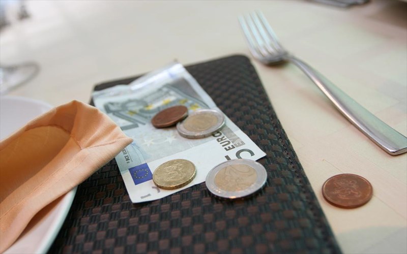 filodorima-poso-kai-pote-epibrabeuoume-to-serbitoro