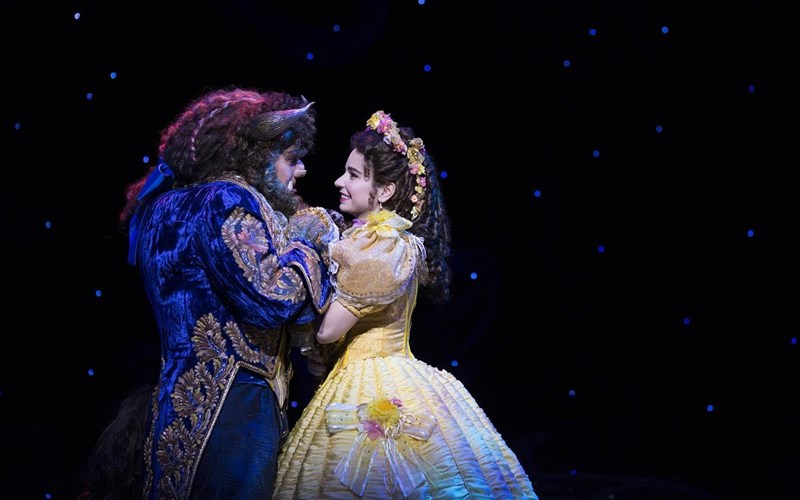 i-pentamorfi-kai-to-teras-tis-disney-sto-megaro-mousikis-thessalonikis