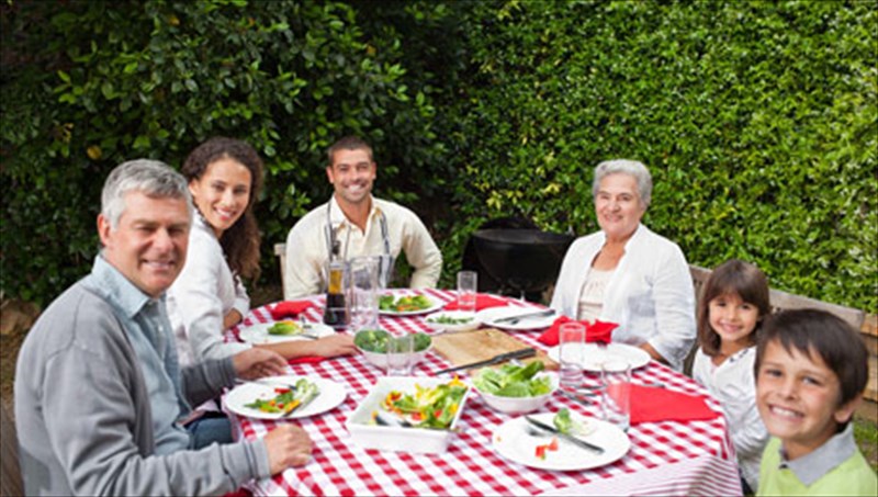 oikogeneiaka-trapezia-pos-ofeloun-tin-oikogeneia-kai-tin-ugeia-mas