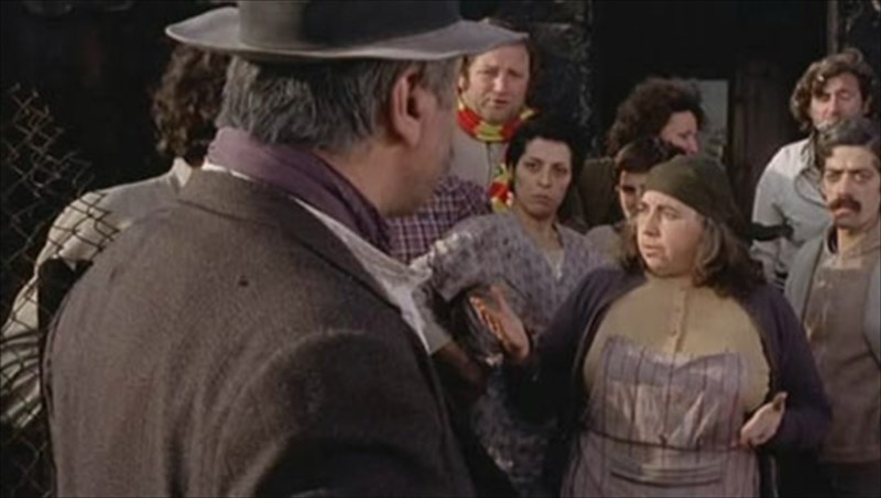 enas-misitos-pater-familias-pou-skorpizei-to-gelio