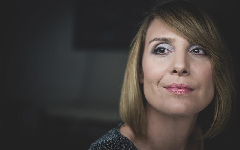 eua-kotanidi-yparxoun-akomi-polla-stereotupa-guro-apo-ti-thesi-tis-gunaikas-stin-koinonia