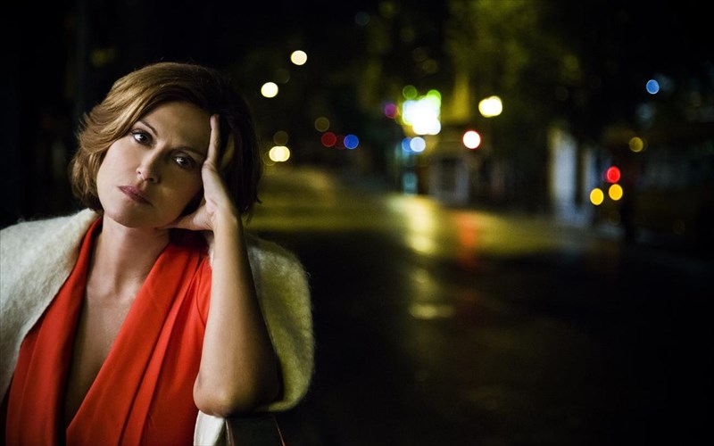 epaggelma-porni-me-tin-aleksandra-palaiologou-gia-10-parastaseis-sto-idruma-mkakogiannis