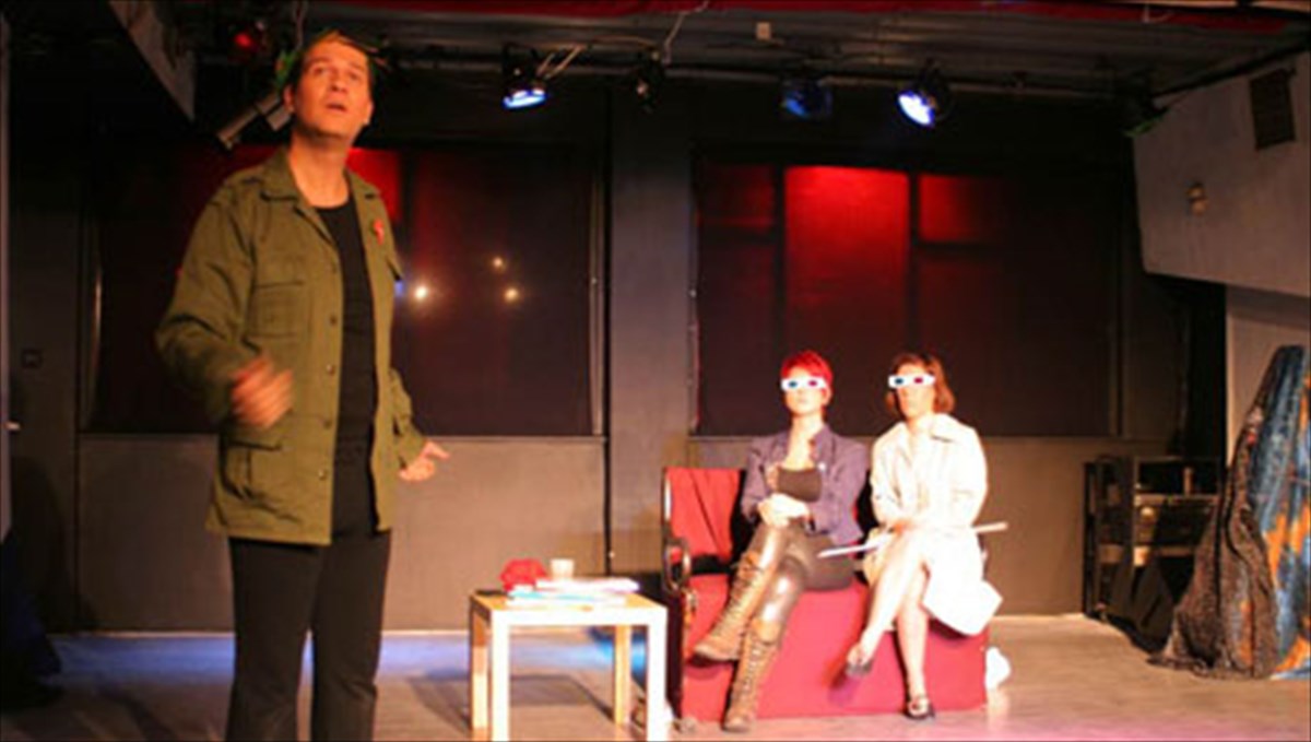 festibal-off-off-athens-nees-afikseis-theatrikon-omadon