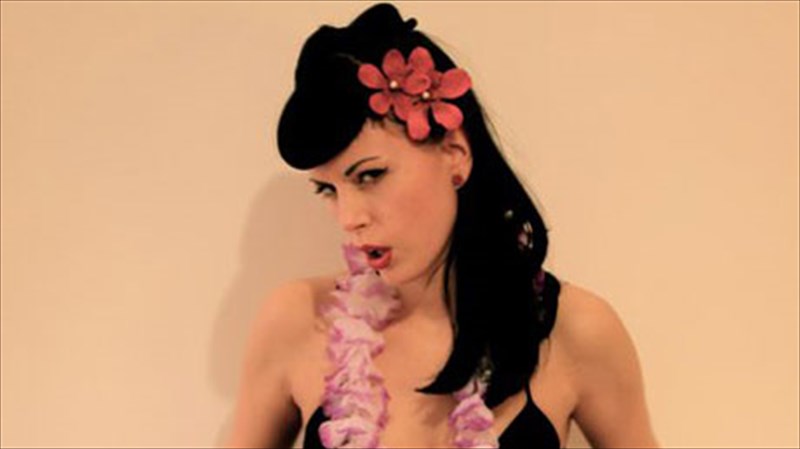 ta-bampir-tou-rock-n-roll-epistrefoun