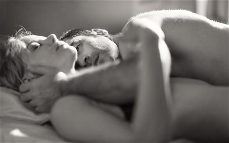 xr-papakaliatis-poios-kurios-grey