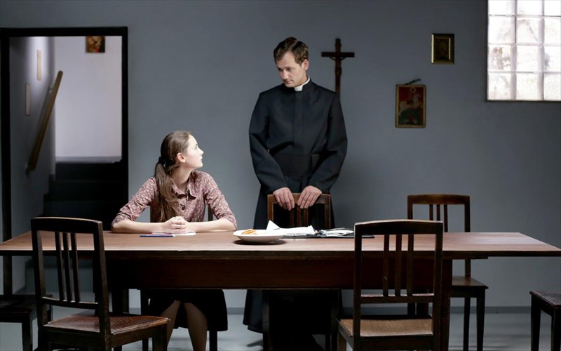 kritiki-tainias-oi-stathmoi-tou-staurou