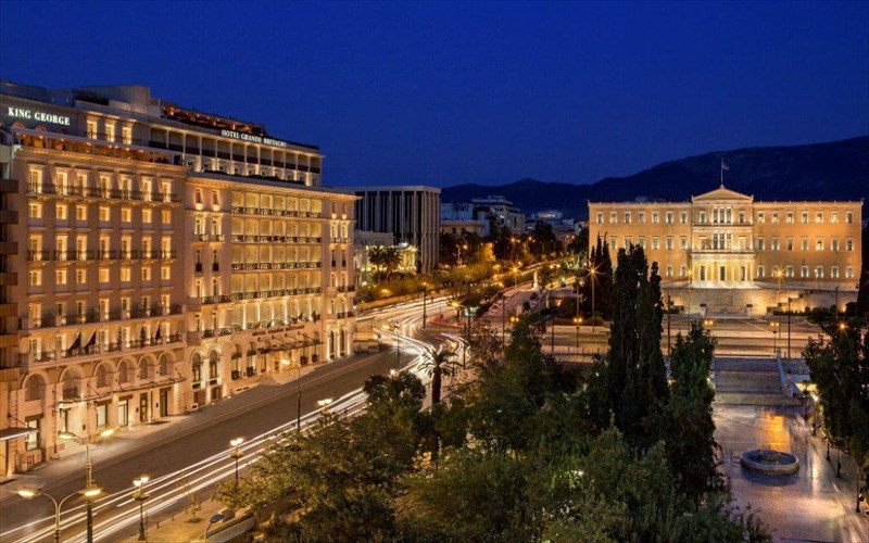 oi-giortes-exoun-tin-timitiki-tous-sti-megali-bretannia-kai-to-king-george