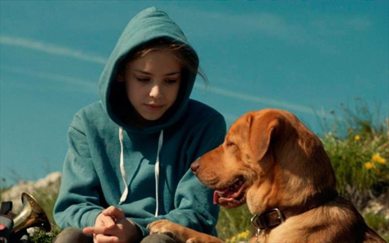 enas-leukos-theos-gia-oscar