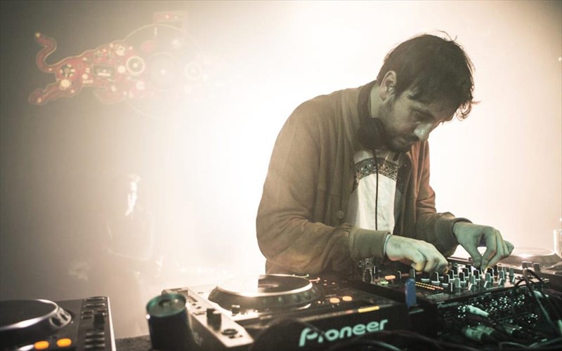 o-John-talabot-sto-six-dogs