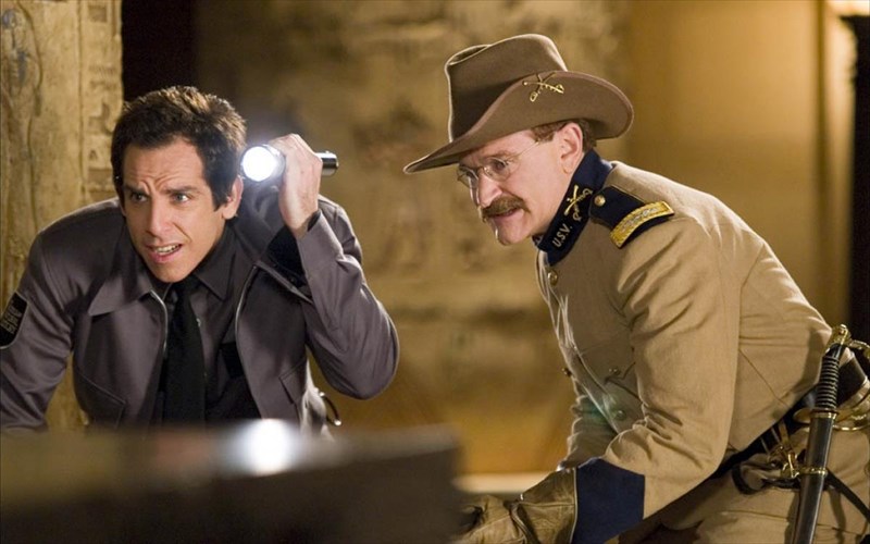 alli-mia-nuxta-sto-mouseio