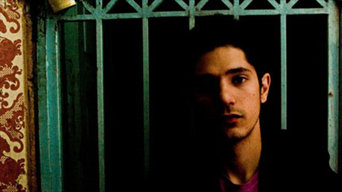 duo-ksexorista-live-kai-kuriakatiko-bbq-sto-six-dogs