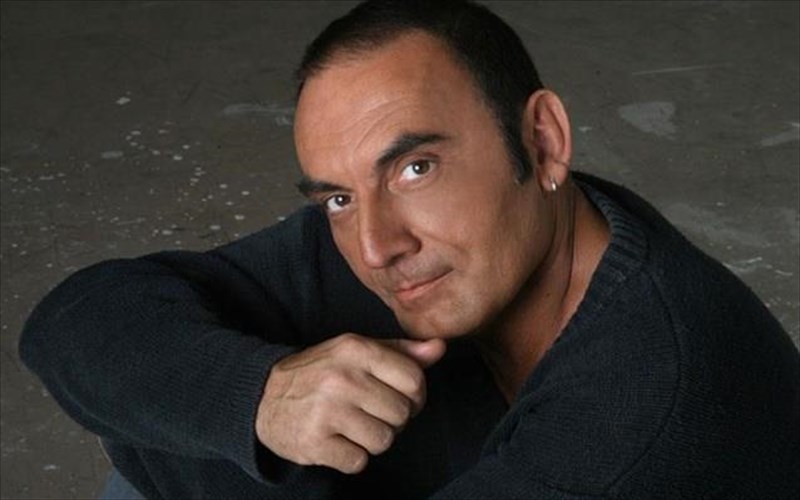 epi-skinis-afise-tin-teleutaia-tou-pnoi-o-italos-tragoudistis-pino-mango-italos-tragoudistis-pino-mango