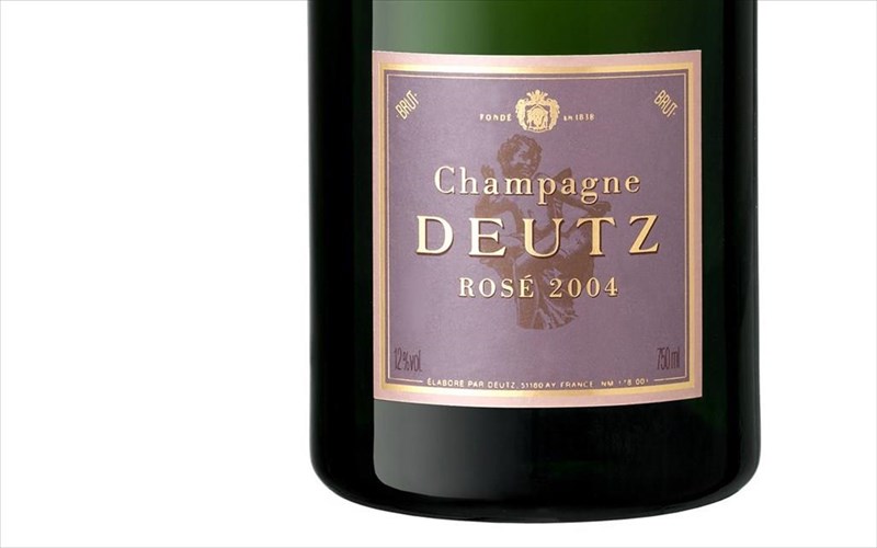 anoikste-mia-sampania-deutz-sto-xristougenniatiko-trapezi-sas