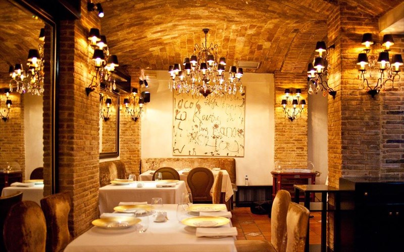 geustiki-poluteleia-sas-perimenei-sti-spondi-tis-giortines-imeres