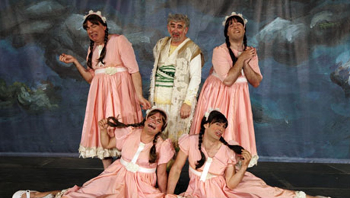 o-petros-filippidis-sto-arxaio-theatro-tis-epidaurou