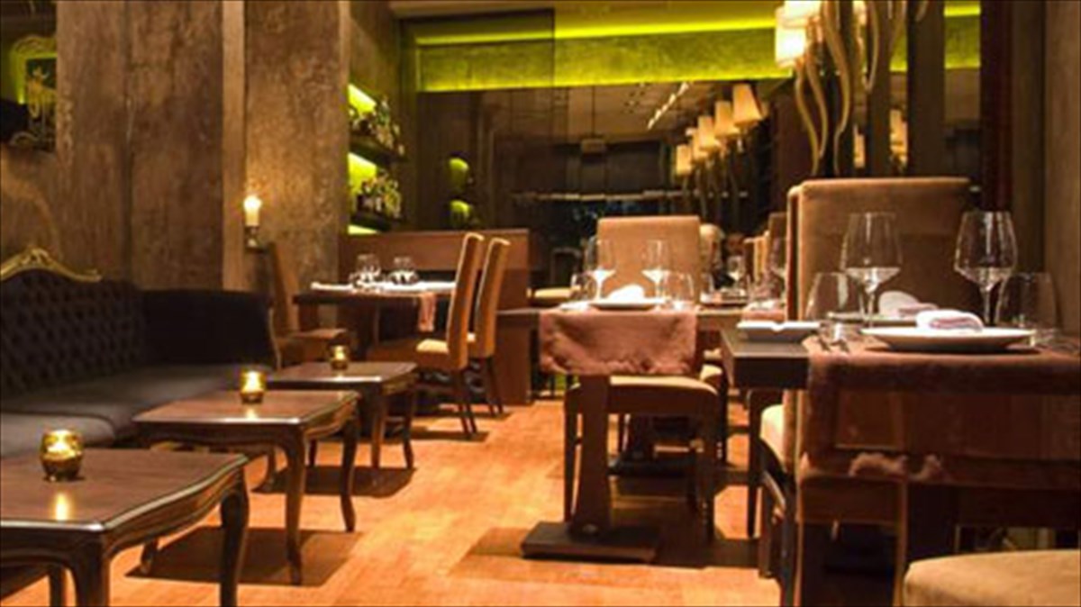 kritikes-oinikes-epiloges-sto-whispers-of-wine