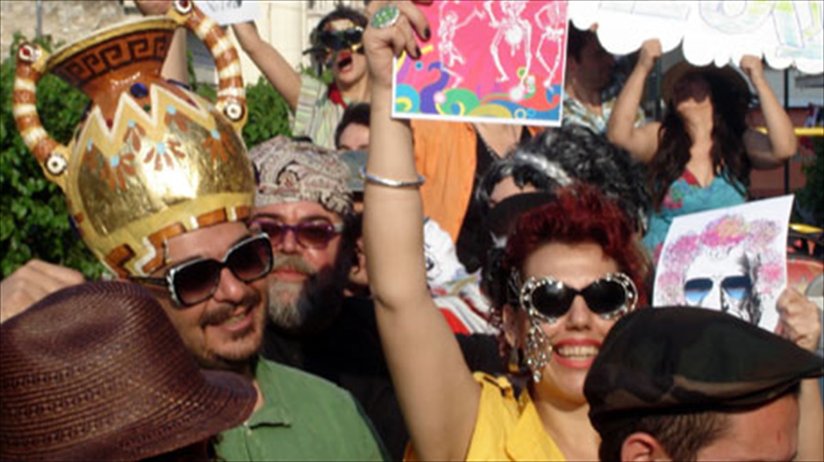 paratasi-gia-tis-parastaseis-tou-stamati-kraounaki