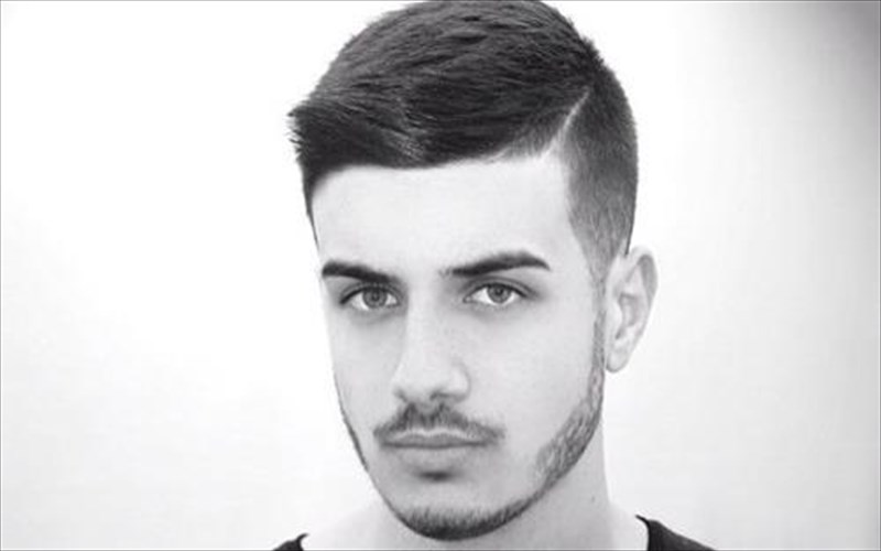 o-ispanos-wade-gia-mia-house-bradia-sto-nid