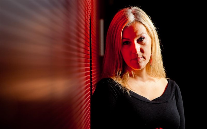 giortes-me-paramuthia-gia-enilikous