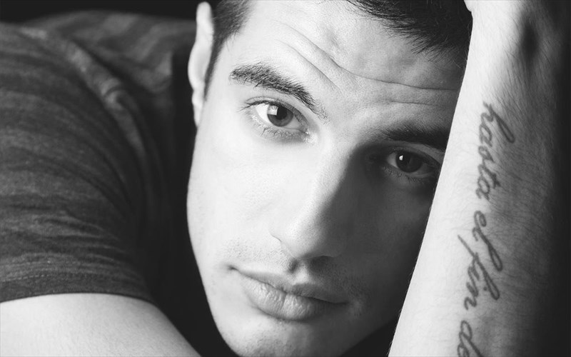 milisame-me-ton-gianni-sigala-tis-omadas-blend