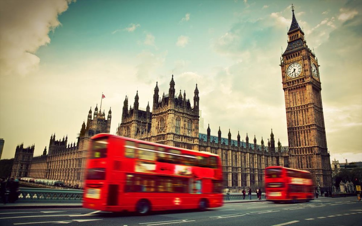 londino-kokkina-leoforeia