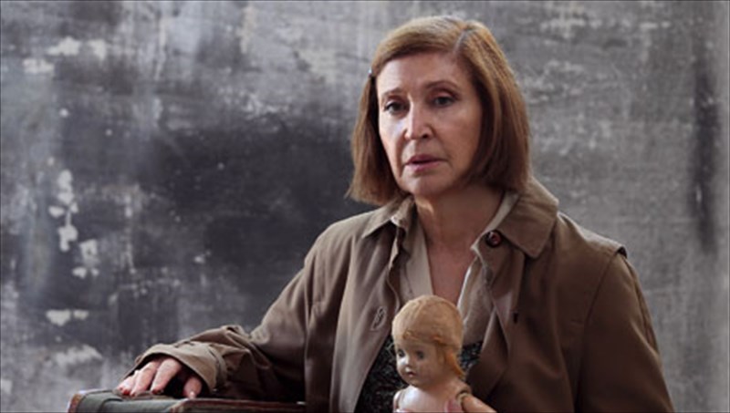 i-sofia-seirli-me-ti-logotexniki-foni-tis-melpos-aksioti