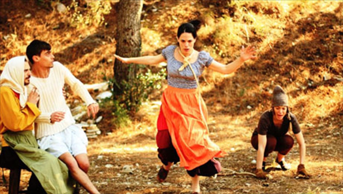 me-ta-paidia-gia-kafe-kai-theatro-sto-thiseio